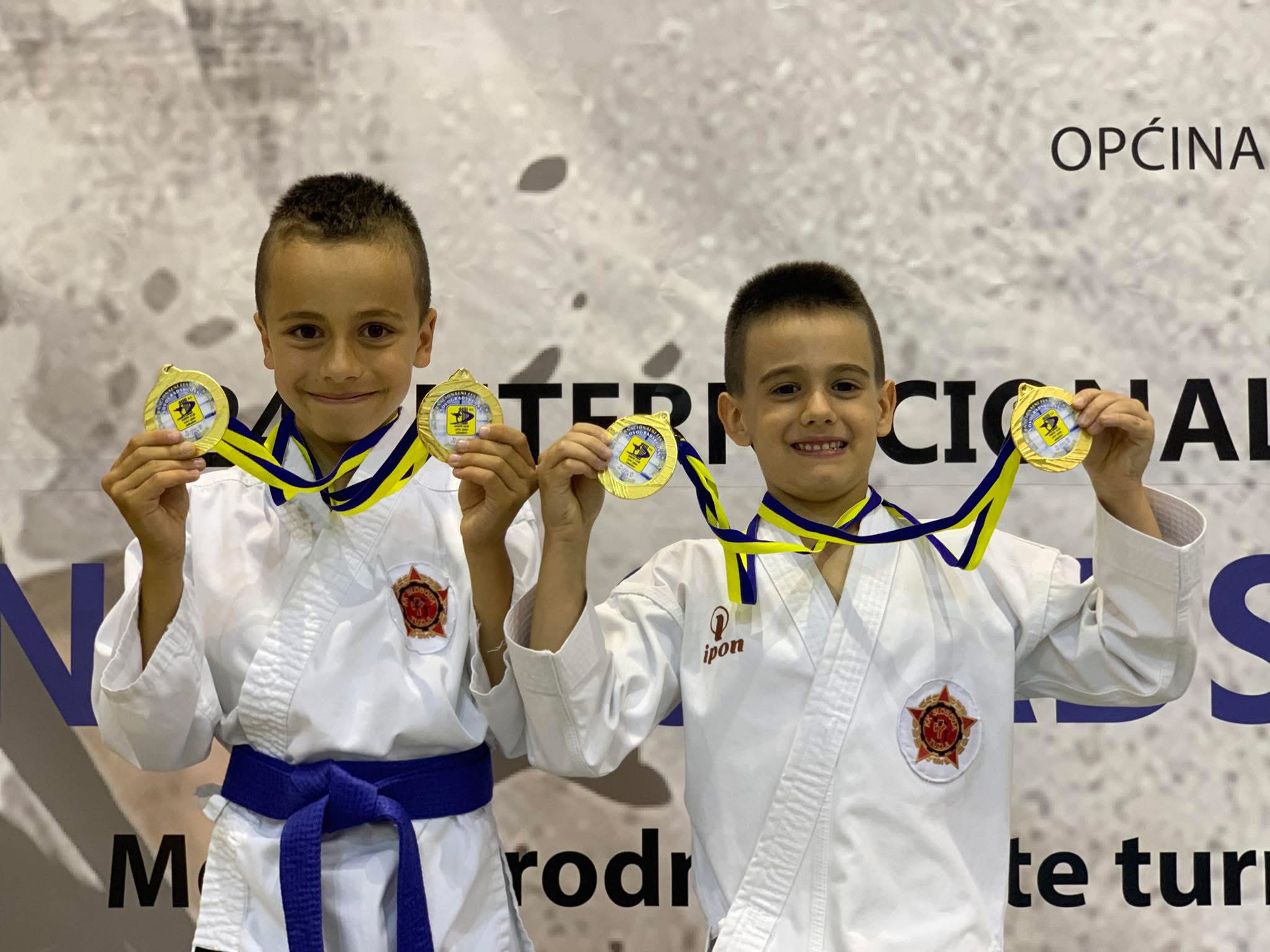 Sa dva takmičara četiri zlata i titula najsupješnijeg kluba u neslužbenim kategorijama